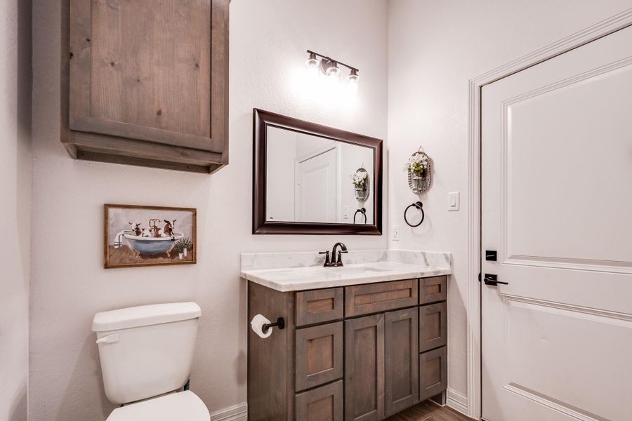 Furnished interior view inside a new home in , Anahuac (Image 10).