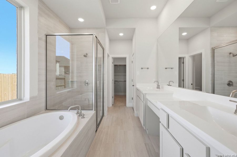 Furnished interior view inside a new home in Homestead, Schertz (Image 7).