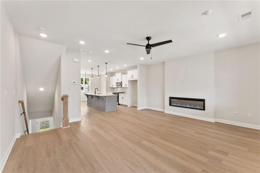 Spacious, unfurnished interior of a new home in East Park Village, Kennesaw (Image 20). Spacious, unfurnished interior of a new home in East Park Village, Kennesaw (Image 20).