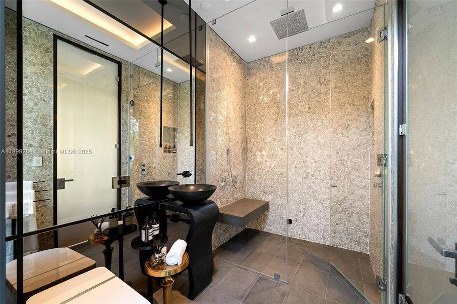 Image 76 of a home in .