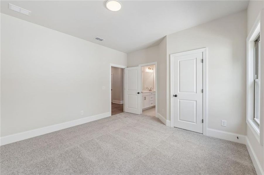 Spacious, unfurnished interior of a new home in Waterhaven, Cumming (Image 32).