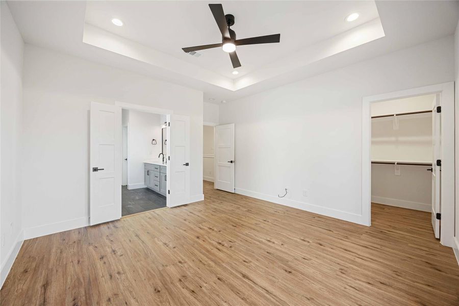 Spacious, unfurnished interior of a new home in , Houston (Image 12).