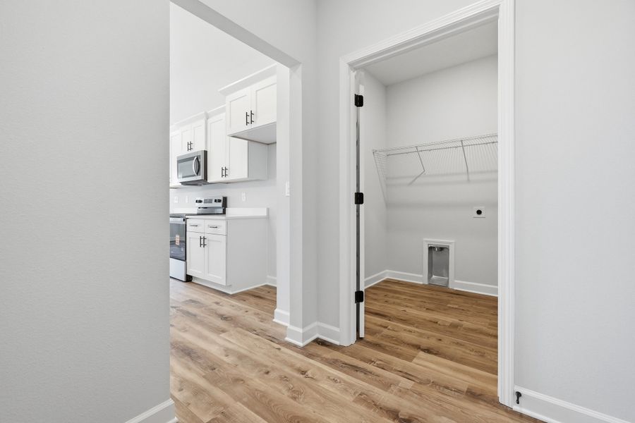 Spacious, unfurnished interior of a new home in Barton's Bend, Crestview (Image 36).