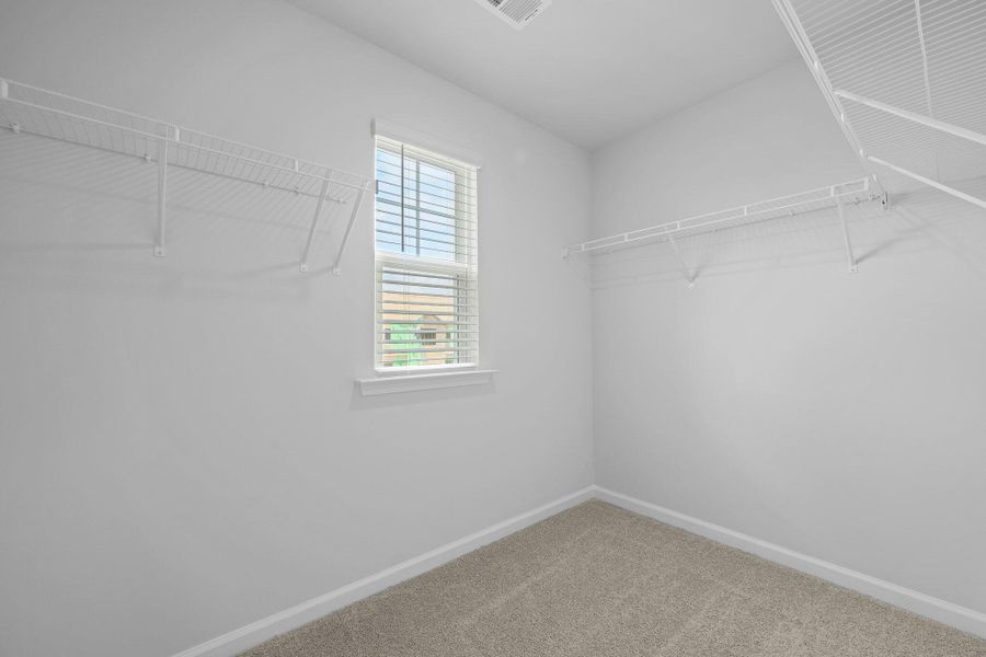 Spacious, unfurnished interior of a new home in Carolina Groves, Moncks Corner (Image 18).