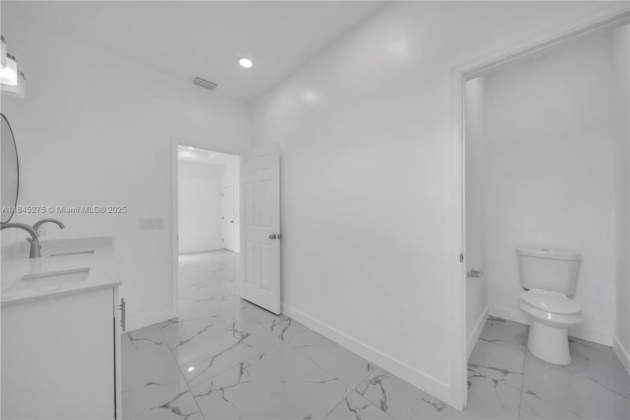 Image 36 of a home in .