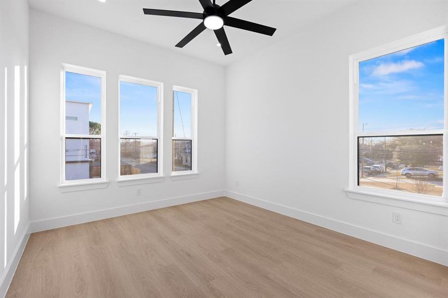 Spacious, unfurnished interior of a new home in , Dallas (Image 32).