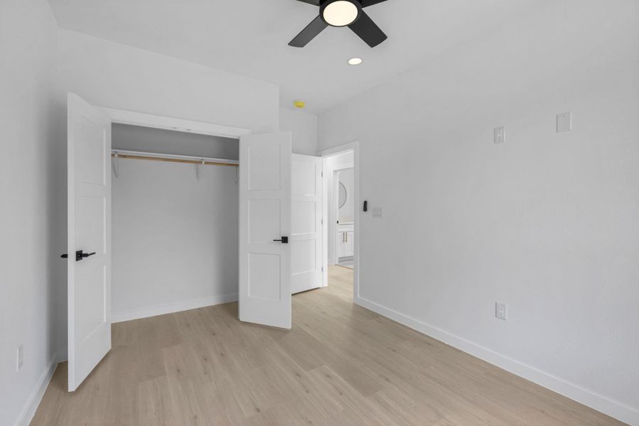 Spacious, unfurnished interior of a new home in , Wimberley (Image 29).