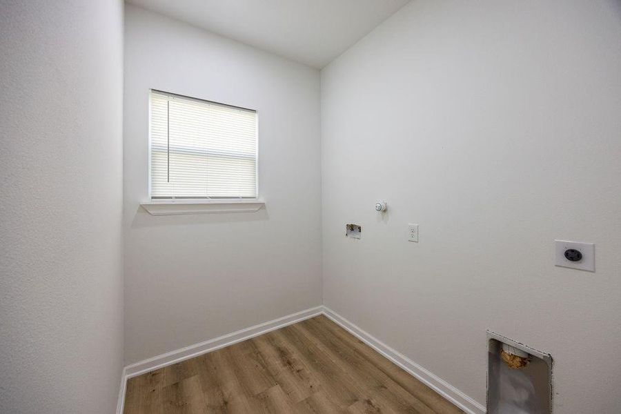 Spacious, unfurnished interior of a new home in , Woodway (Image 17).