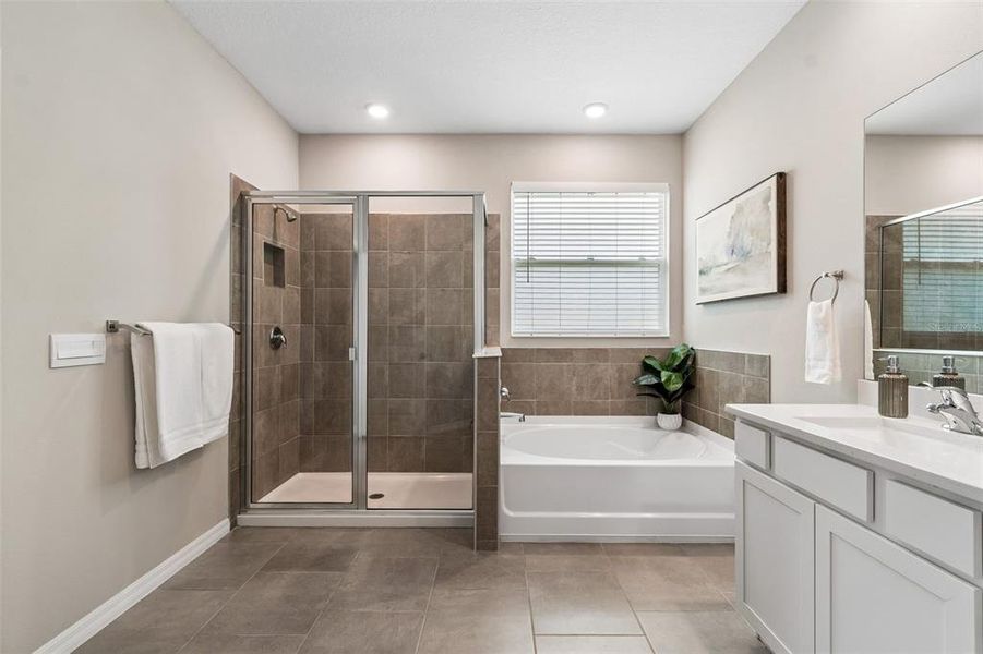 Furnished interior view inside a new home in Deerbrook, Land O' Lakes (Image 40).