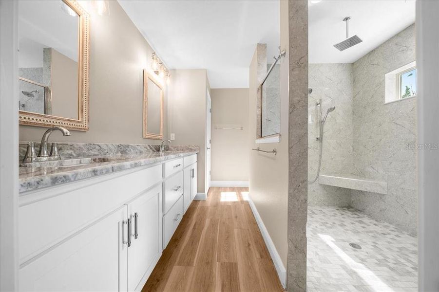 Furnished interior view inside a new home in , Dunnellon (Image 11).