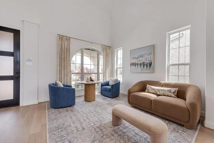 Furnished interior view inside a new home in Dominion of Pleasant Valley, Wylie (Image 6).