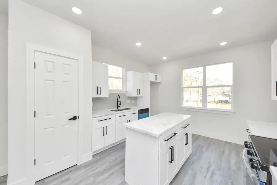 Furnished interior view inside a new home in , Conroe (Image 5).