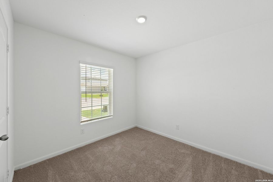 Spacious, unfurnished interior of a new home in Blue Wing, San Antonio (Image 14).