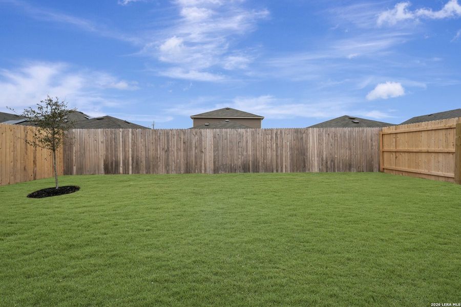 Exterior details and patio area of a home in Park Place, New Braunfels (Image 3).