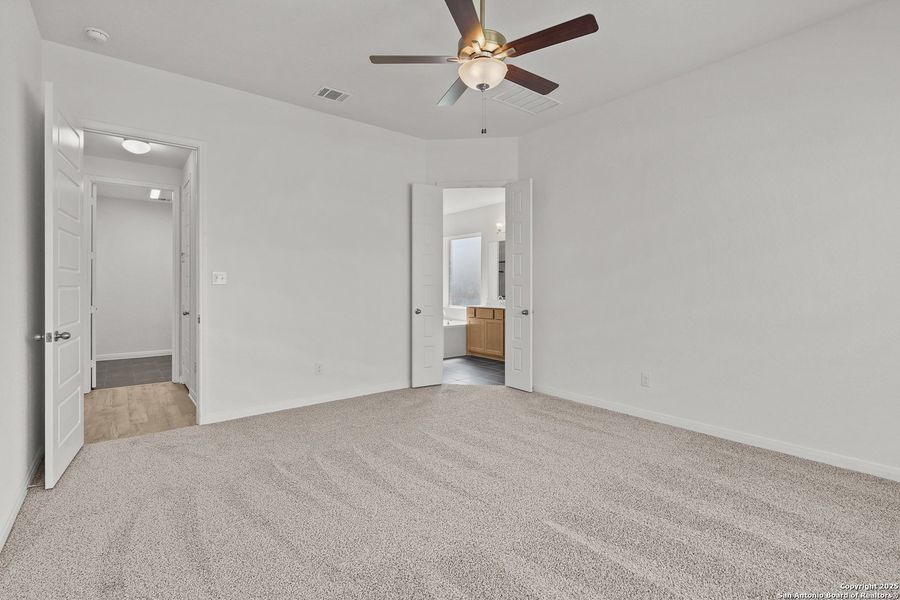 Spacious, unfurnished interior of a new home in Megan's Landing 50', Castroville (Image 21). Spacious, unfurnished interior of a new home in Megan's Landing 50', Castroville (Image 21).