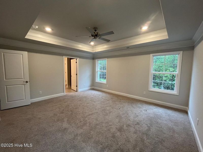 Spacious, unfurnished interior of a new home in Palmetto Creek, Bolivia (Image 21).