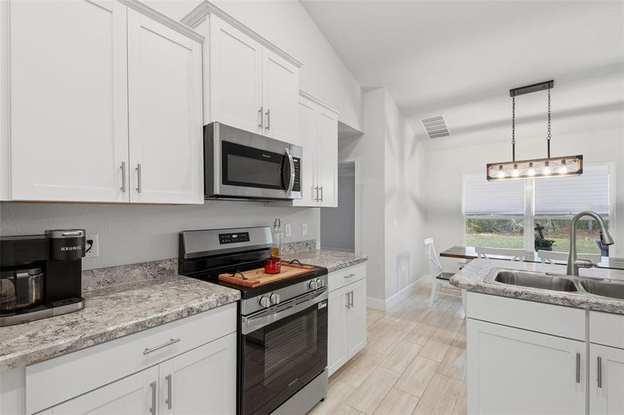 Furnished interior view inside a new home in Royal Highlands, Weeki Wachee (Image 10).