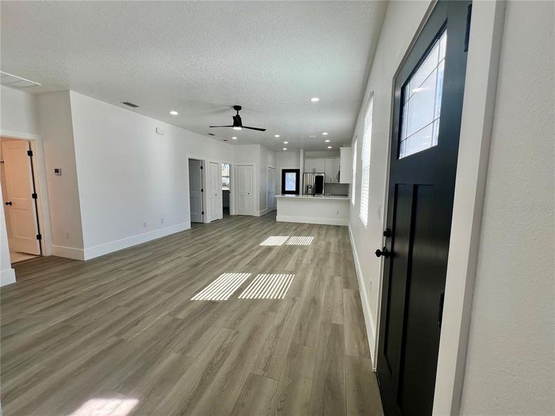 Spacious, unfurnished interior of a new home in , Tampa (Image 55).