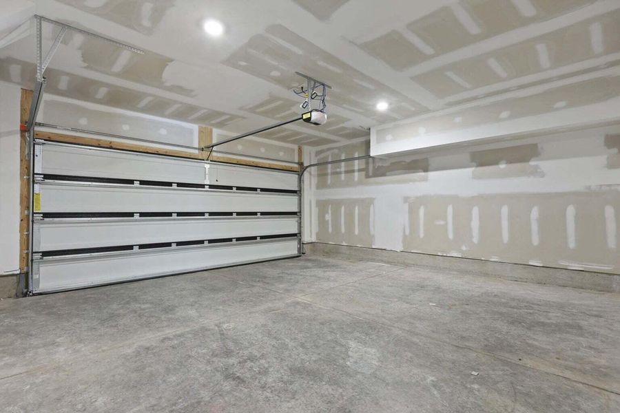 Spacious, unfurnished interior of a new home in Nexton, Summerville (Image 25).