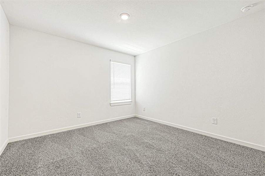 Spacious, unfurnished interior of a new home in Holly Ridge, Rosenberg (Image 33).