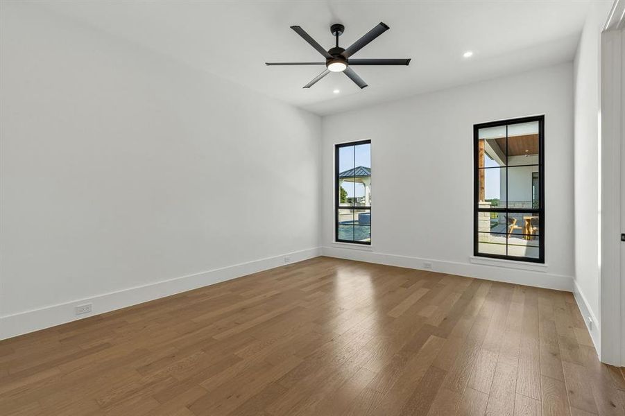 Spacious, unfurnished interior of a new home in , Bartonville (Image 26).