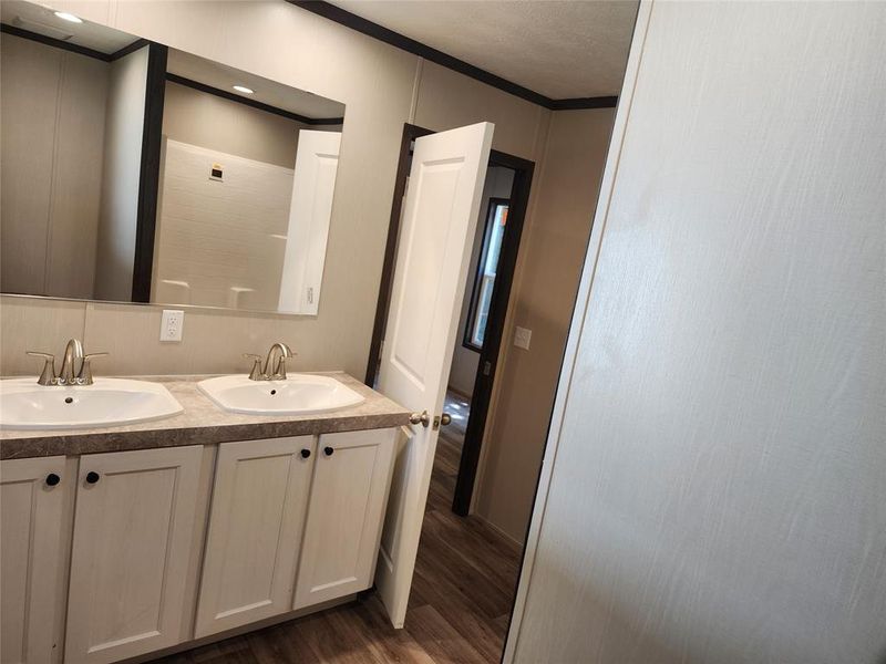 Furnished interior view inside a new home in , Gun Barrel City (Image 7).