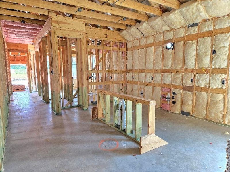 Spacious, unfurnished interior of a new home in Sienna 40', Missouri City (Image 5).