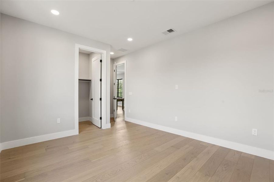 Spacious, unfurnished interior of a new home in College Park, Orlando (Image 44). Spacious, unfurnished interior of a new home in College Park, Orlando (Image 44).