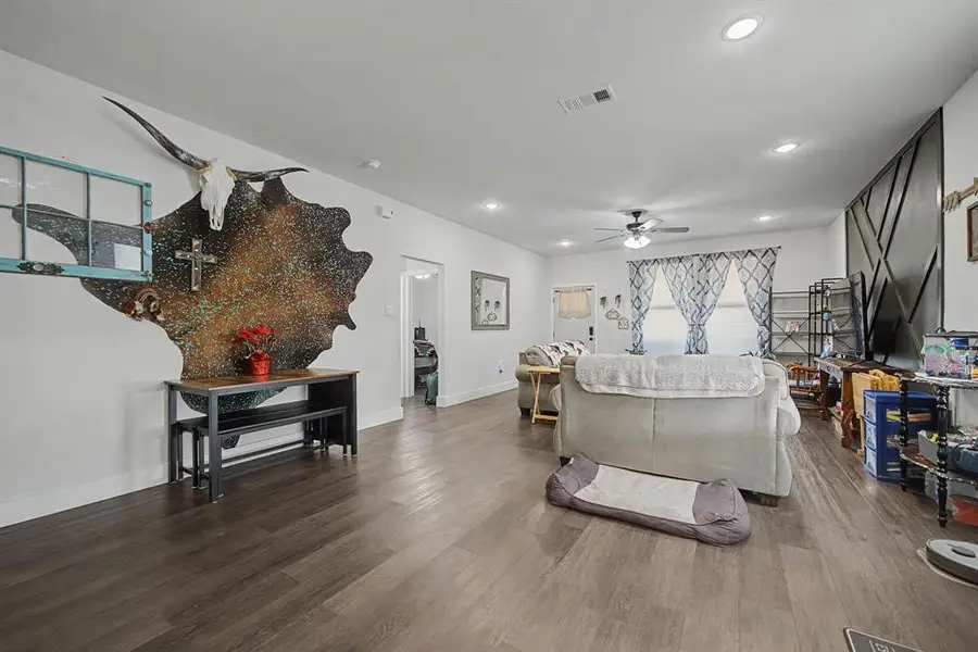 Furnished interior view inside a new home in , Malakoff (Image 11).