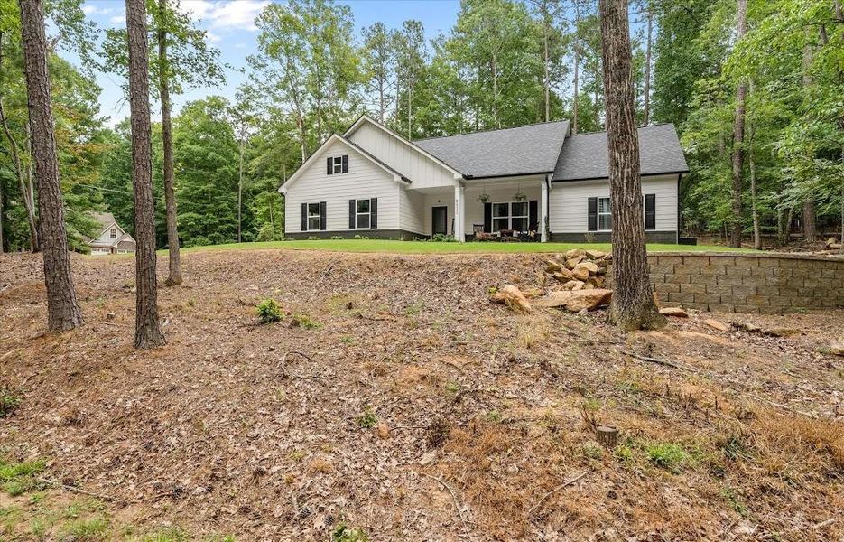 Exterior details and patio area of a home in , Villa Rica (Image 35).