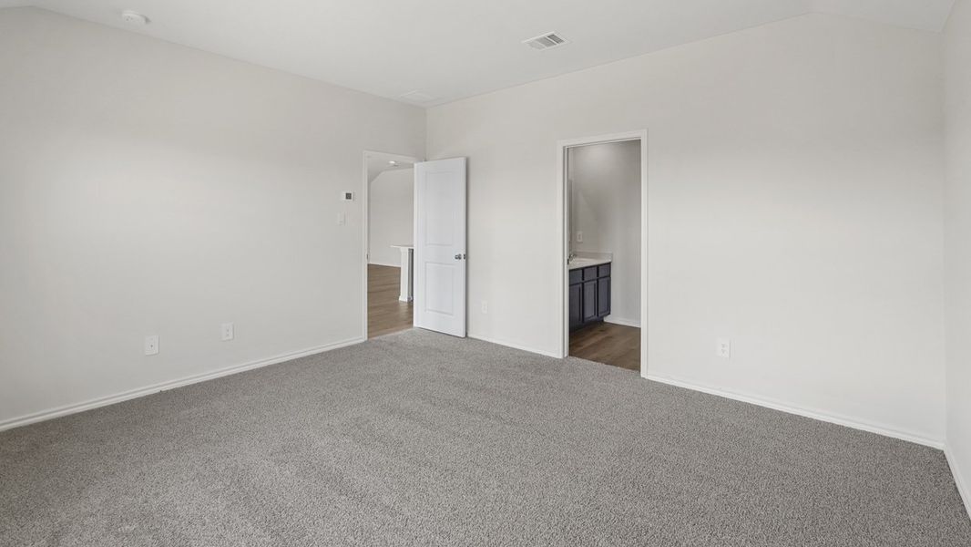 Spacious, unfurnished interior of a new home in Blaire Lake, Tyler (Image 16). Spacious, unfurnished interior of a new home in Blaire Lake, Tyler (Image 16).