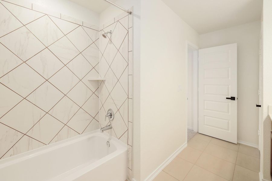 Furnished interior view inside a new home in Stoney Chase, Del Valle (Image 13).