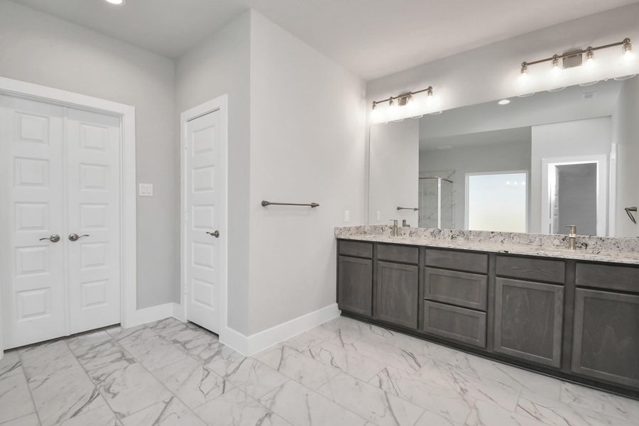 Sample photo of completed home with similar floor plan. Actual colors and selections may vary. Sample photo of completed home with similar floor plan. Actual colors and selections may vary.