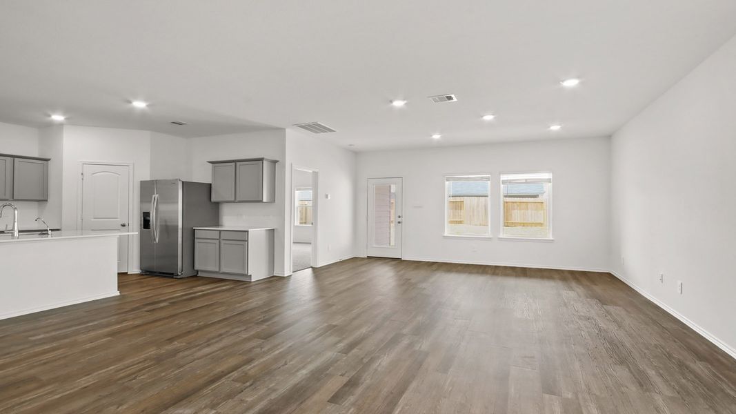 Representative unfurnished interior of a home built from the Perry by D.R. Horton in Mill Creek, Magnolia (Image 10). Representative unfurnished interior of a home built from the Perry by D.R. Horton in Mill Creek, Magnolia (Image 10).