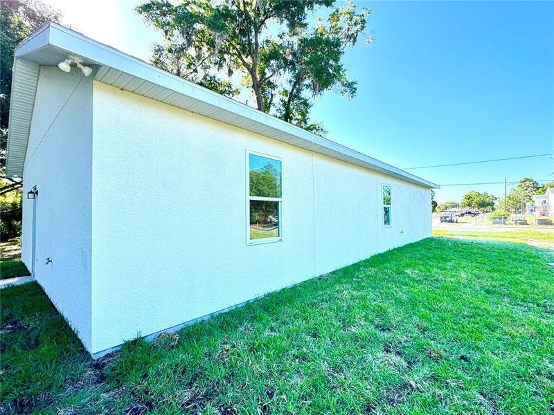 Exterior details and patio area of a home in , Ocala (Image 29).