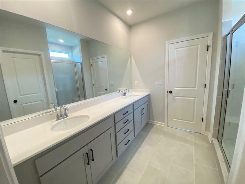 Furnished interior view inside a new home in , Lilburn (Image 20).