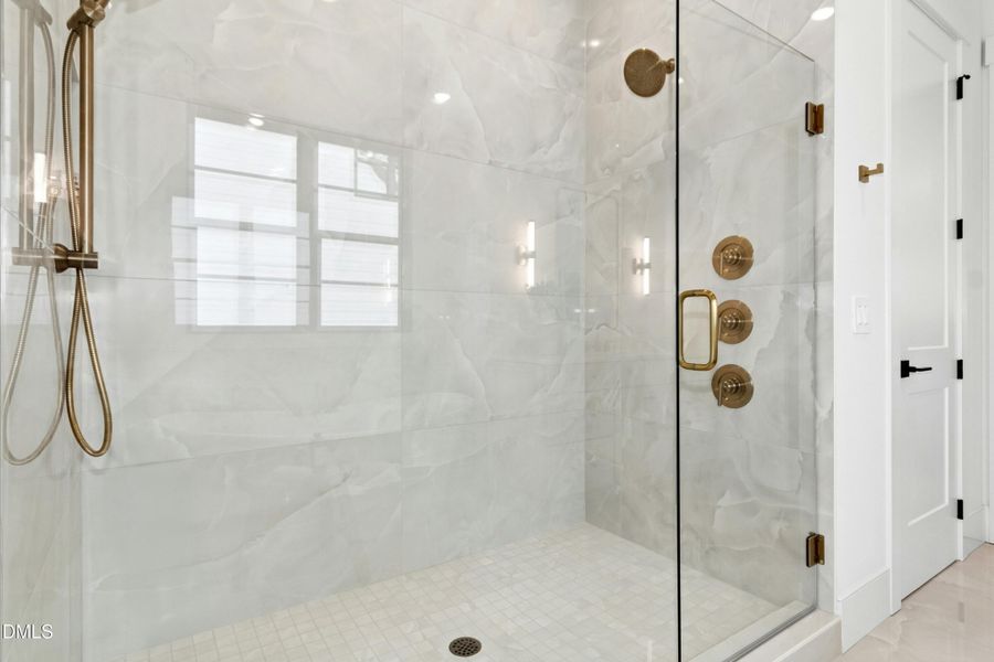 037-487784-IMG_8554 037-487784-IMG_8554