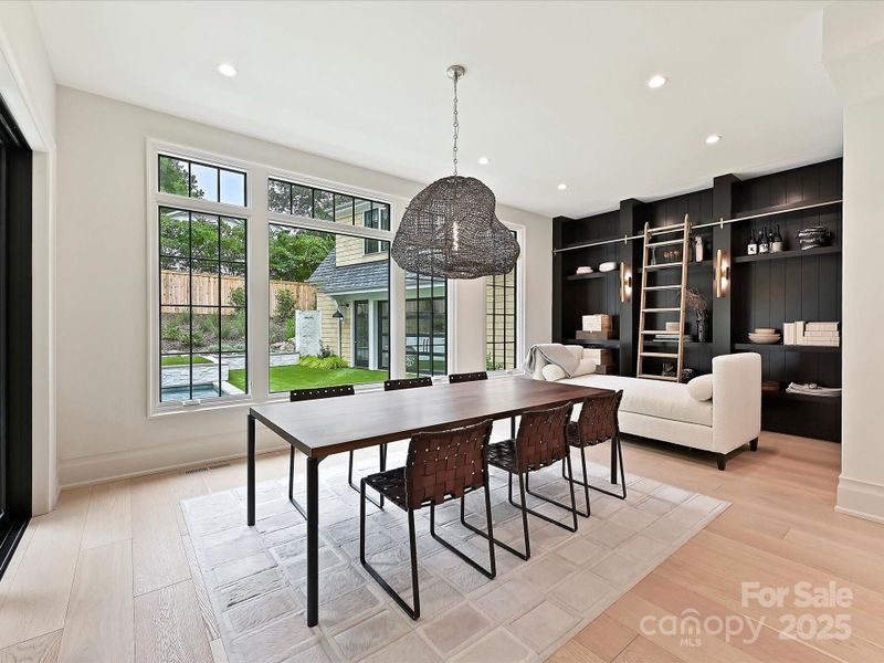 Dining Area Dining Area