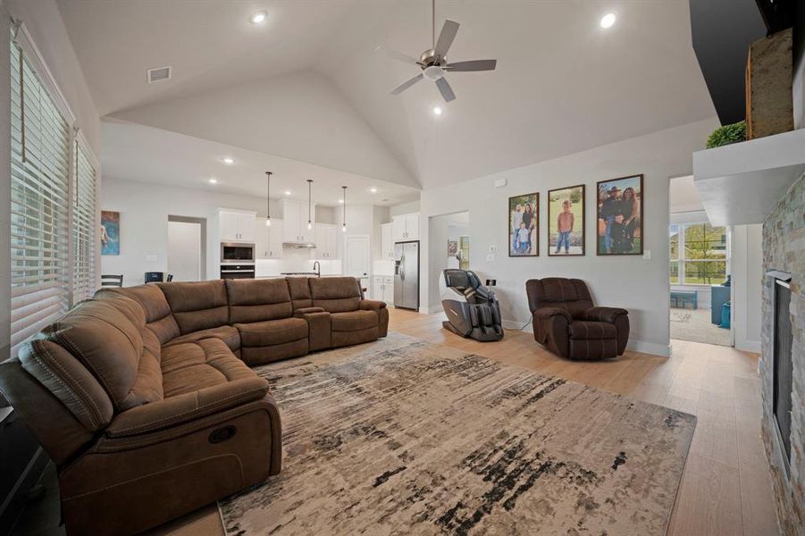 Furnished interior view inside a new home in , Waxahachie (Image 5).