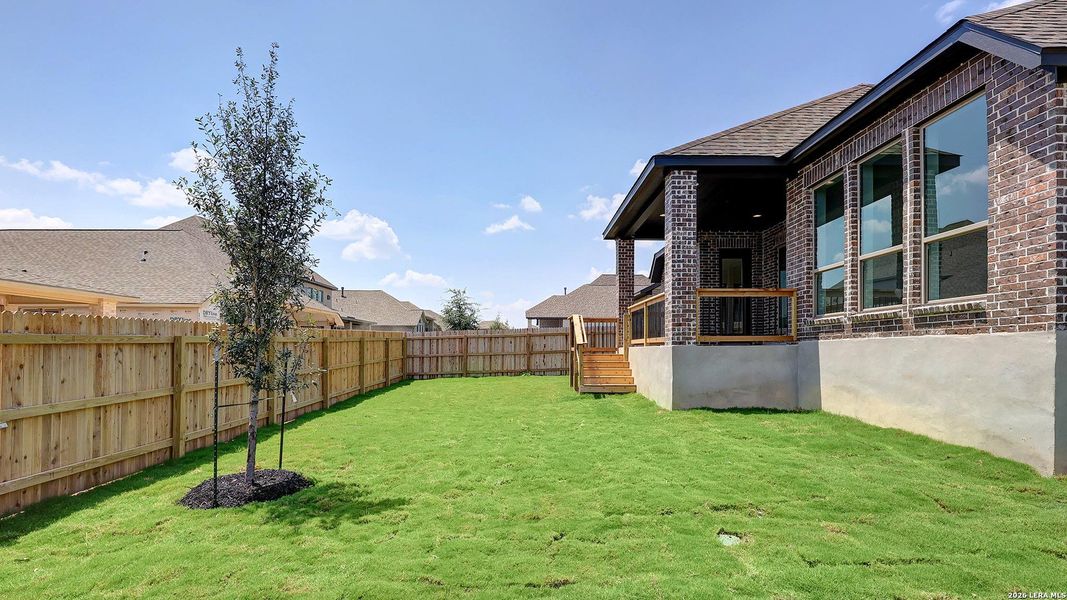 Exterior details and patio area of a home in Arcadia Ridge, San Antonio (Image 21).
