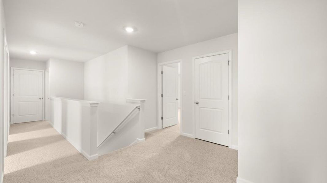 Spacious, unfurnished interior of a new home in Thompson Ridge, Dallas (Image 25).