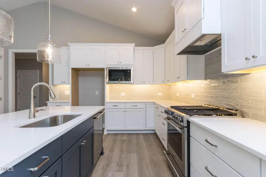 013-1920x1080-kitchen