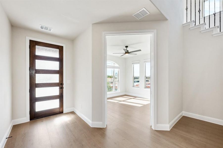 Spacious, unfurnished interior of a new home in Creekview Meadows, Pilot Point (Image 32).