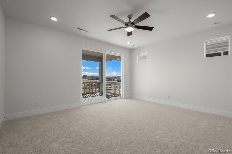 Spacious, unfurnished interior of a new home in Trailside at Cottonwood Creek, Colorado Springs (Image 31).