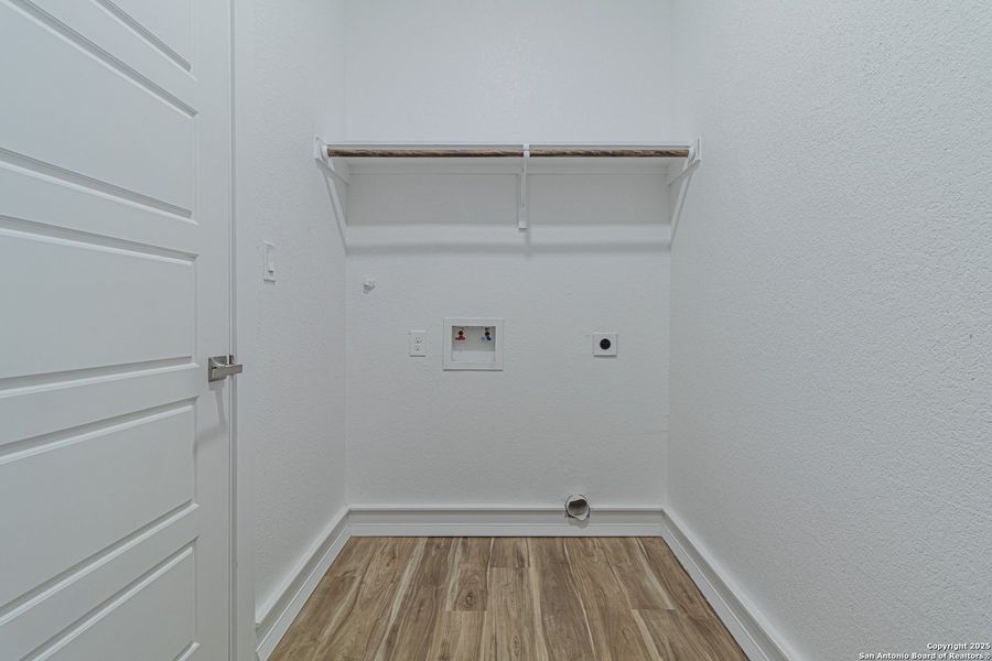 Spacious, unfurnished interior of a new home in , Atascosa (Image 25). Spacious, unfurnished interior of a new home in , Atascosa (Image 25).