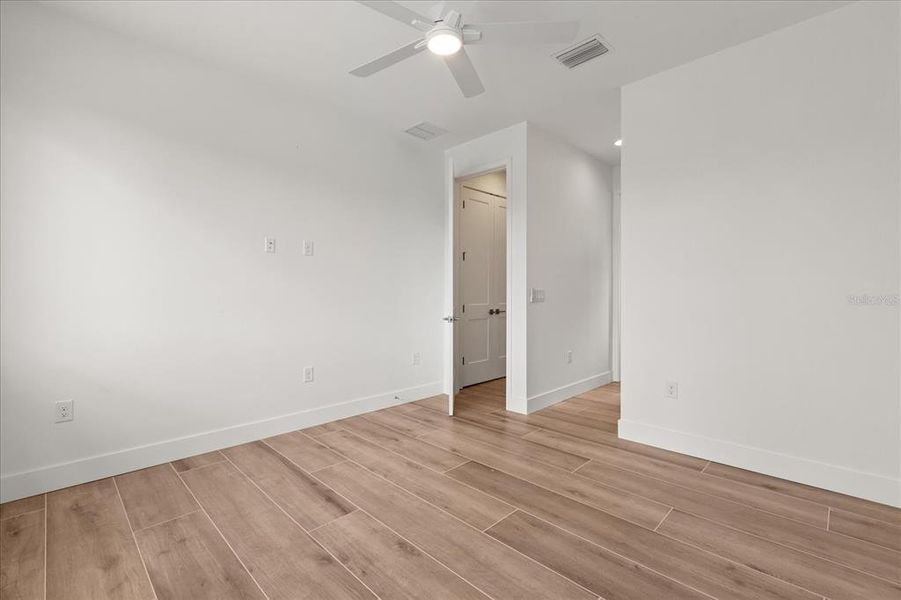 Spacious, unfurnished interior of a new home in , Winter Park (Image 47).