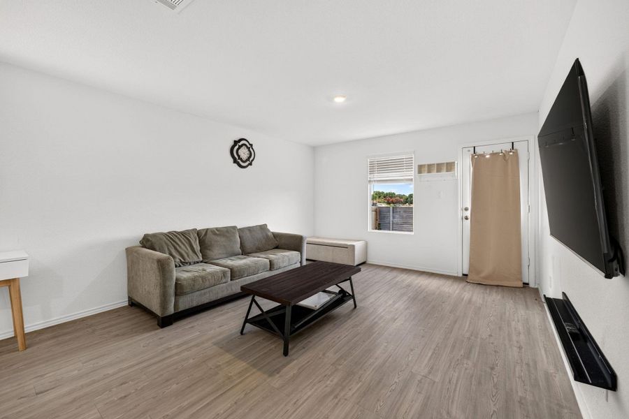 Furnished interior view inside a new home in Elm Creek, Elgin (Image 6).