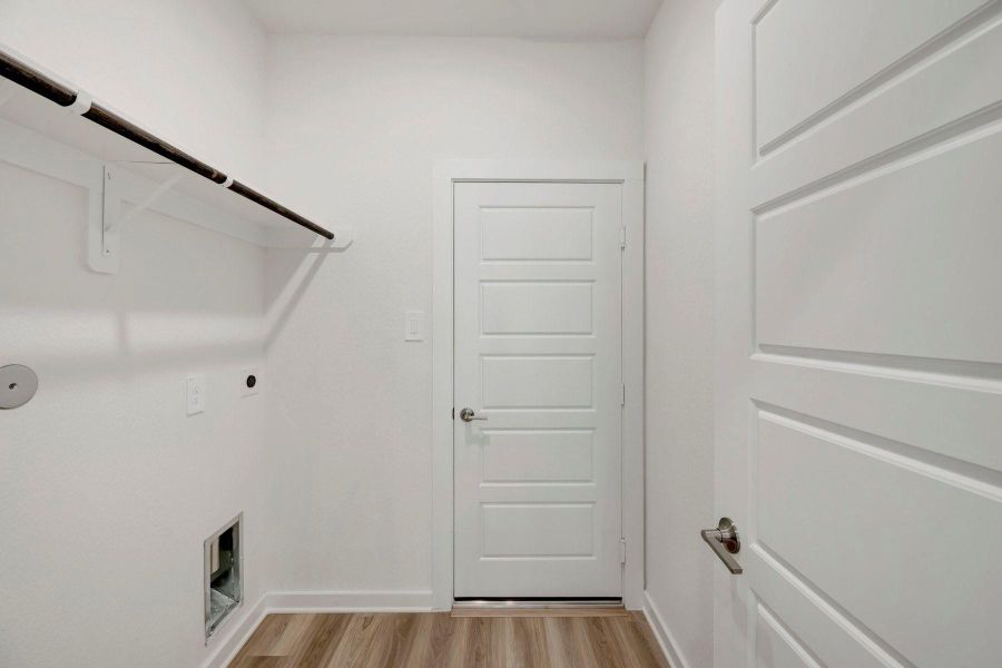 Spacious, unfurnished interior of a new home in Sorella, Tomball (Image 22). Spacious, unfurnished interior of a new home in Sorella, Tomball (Image 22).