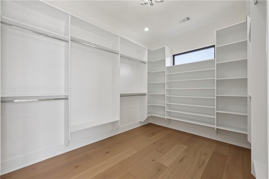 Spacious, unfurnished interior of a new home in , Auburn (Image 23).