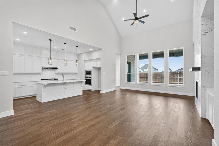 Spacious, unfurnished interior of a new home in Cambridge Crossing, Celina (Image 11).